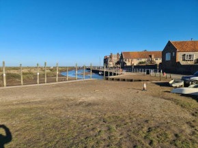 Brisley North Norfolk cosy cottage garden pub and walks